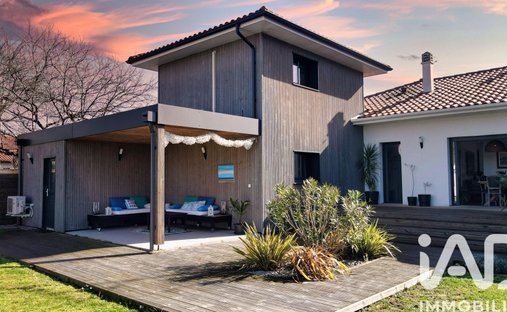 House in Tosse, Nouvelle-Aquitaine, France 1