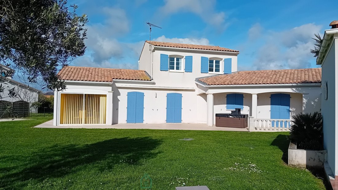 Villa in Saint-Sulpice-de-Royan, Nouvelle-Aquitaine, France 3 - 17276293