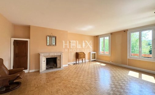 Apartment in Le Plateau, Louveciennes, France 1