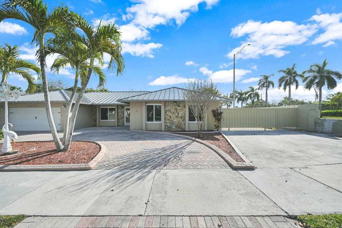 House in Miami, Florida, United States 4 - 17278459