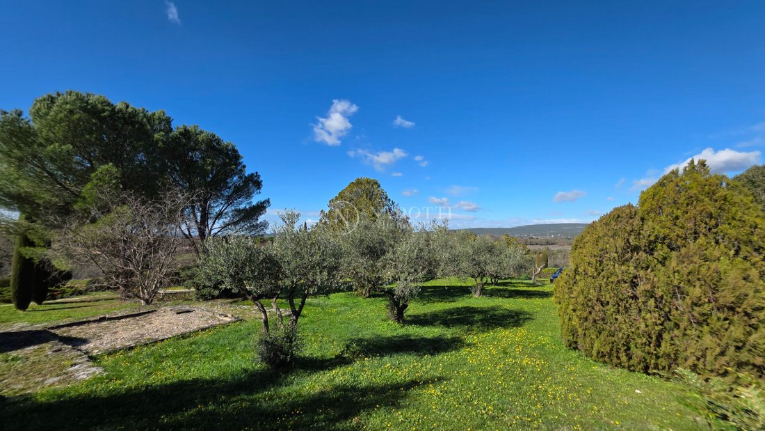 House in Gordes, Provence-Alpes-Côte d'Azur, France 3 - 16807186