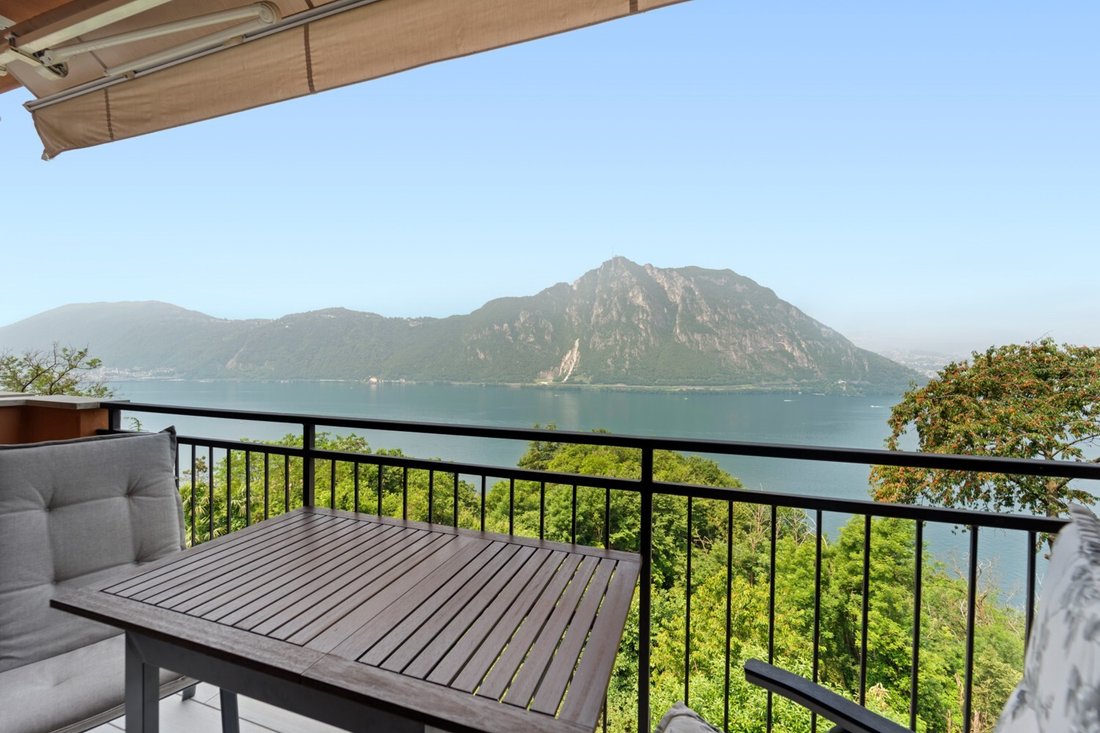 Penthouse in Campione d'Italia, Lombardy, Italy 4 - 17279662