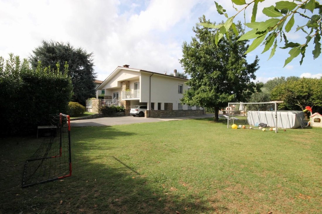 Villa in Capannori, Tuscany, Italy 3 - 17280608