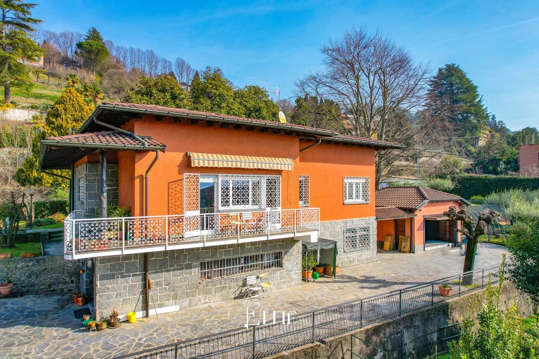 Villa in Gavirate, Lombardy, Italy 1 - 17280143