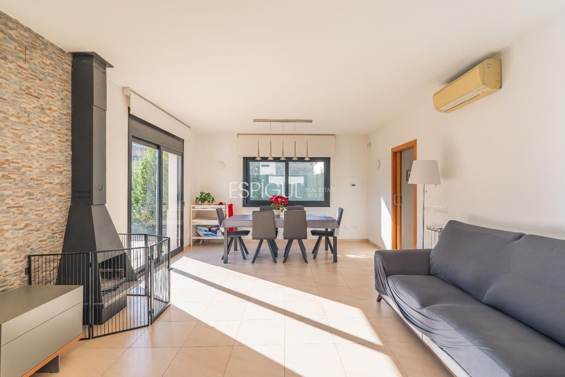 Villa in Sant Julia de Ramis (District), Sant Julia de Ramis, Spain 4 - 17280354
