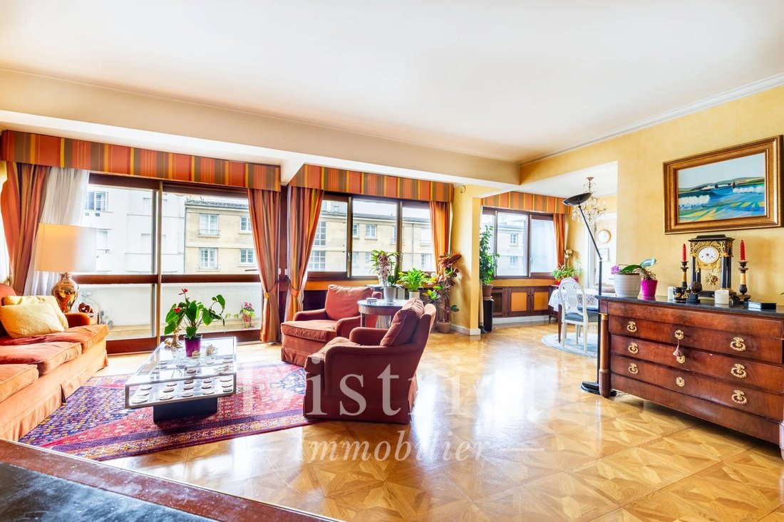Apartment in Violet Commerce, Paris 15e Arrondissement, Paris 2 - 17281155