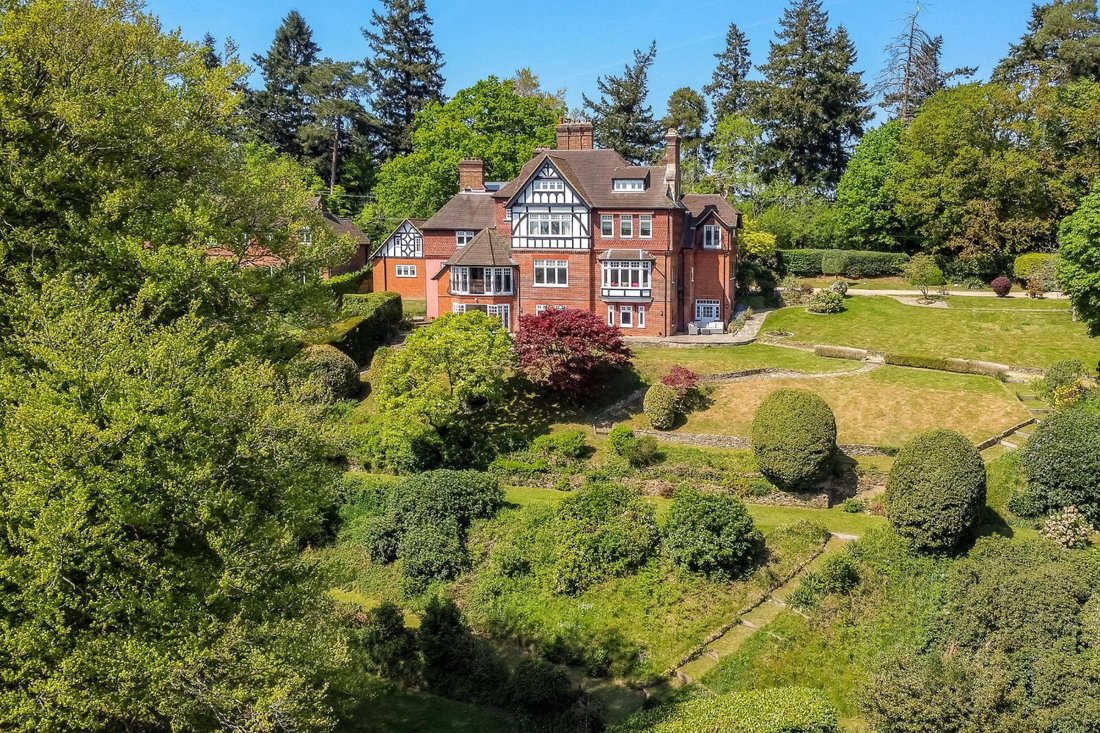 House in Witley, England 1 - 17281060
