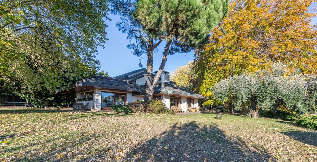 House in San Fermo della Battaglia, Lombardy, Italy 2 - 17280506