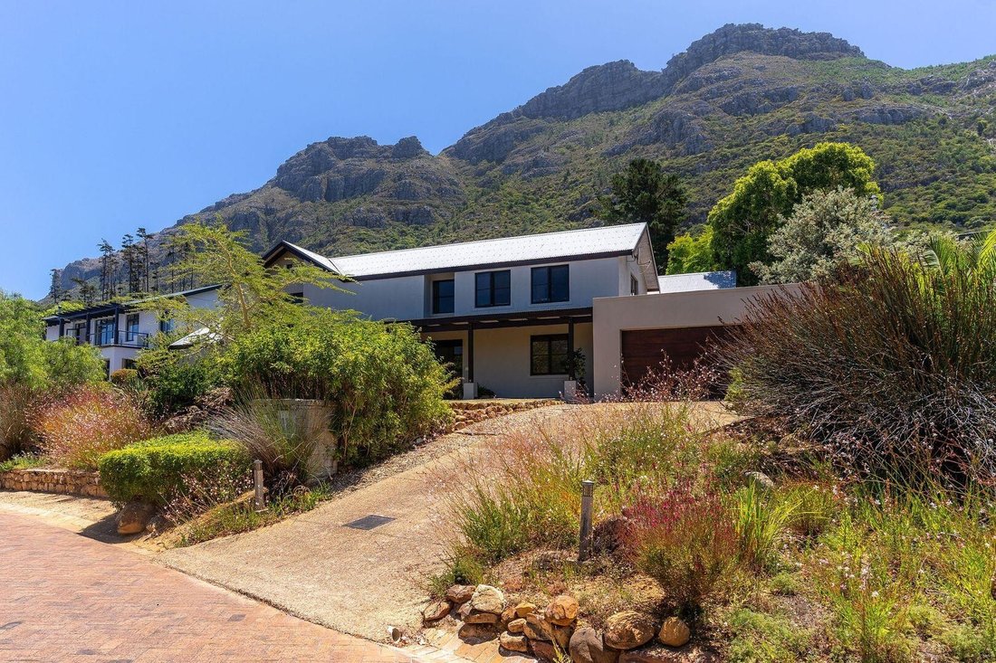 House in Scott Estate, Cape Town, South Africa 1 - 17281152