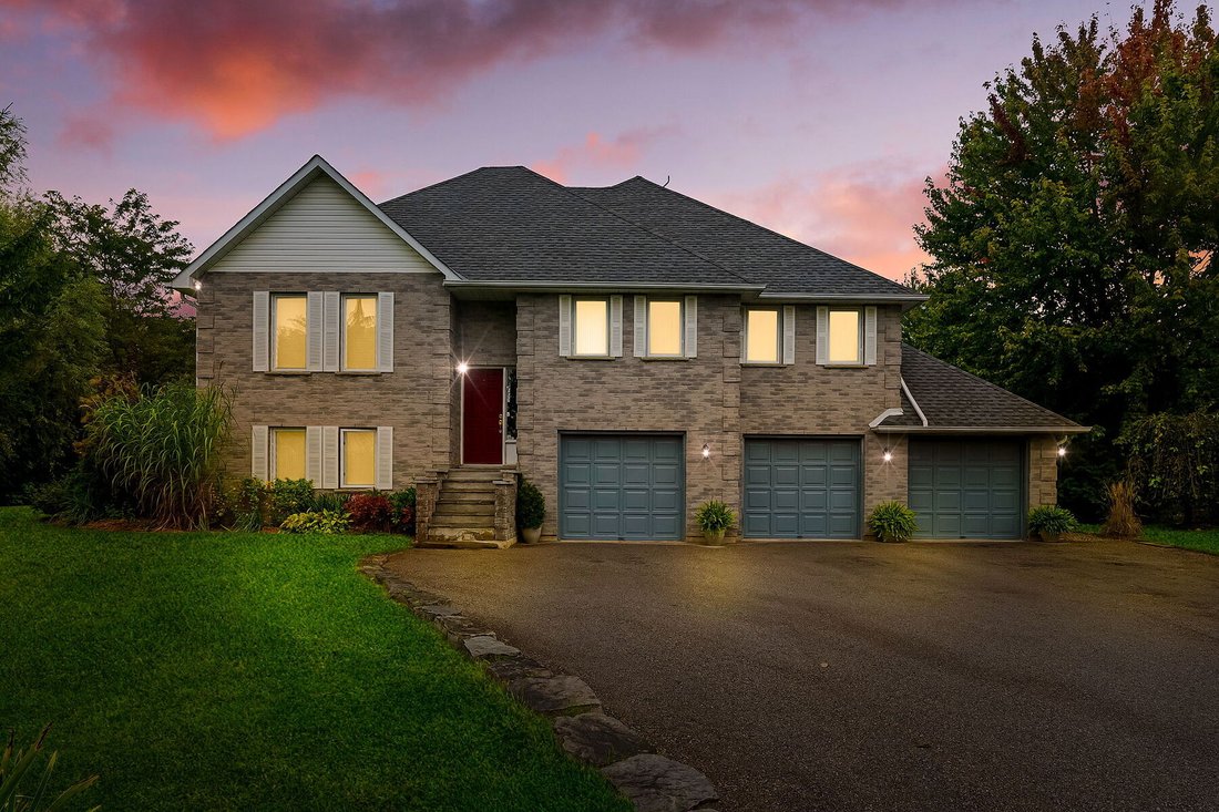House in Milton, Ontario, Canada 1 - 17281697