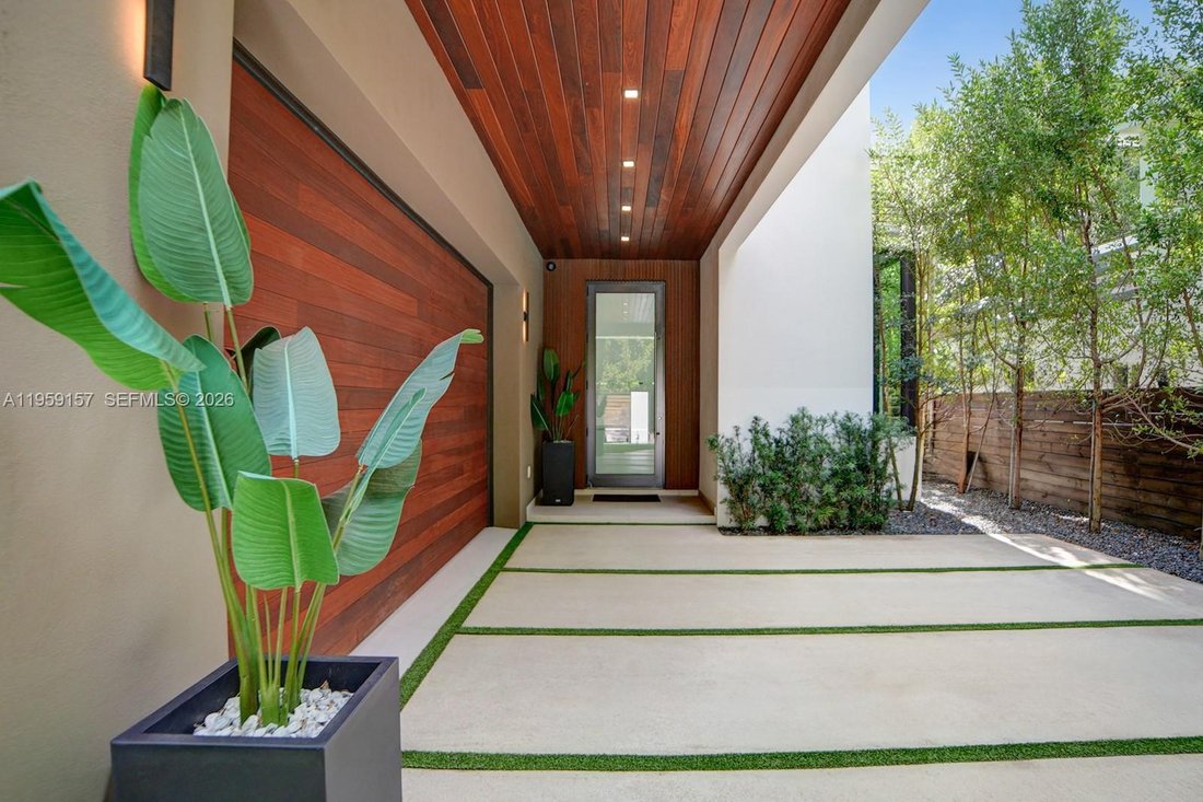 House in Miami, Florida, United States 2 - 17282097