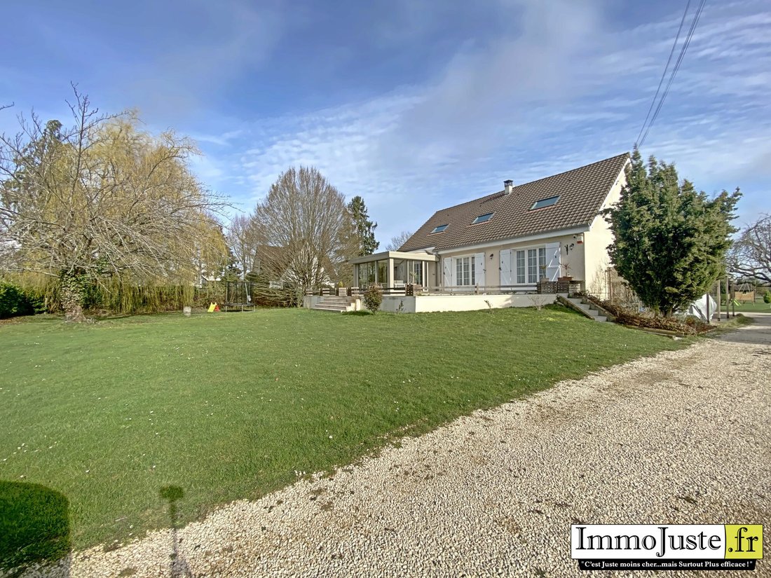 House in Les Essarts-le-Roi, Ile-de-France, France 2 - 17284290