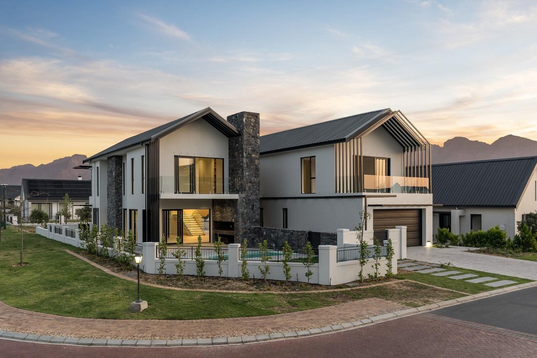 House in Paarl, Western Cape, South Africa 1 - 17282481