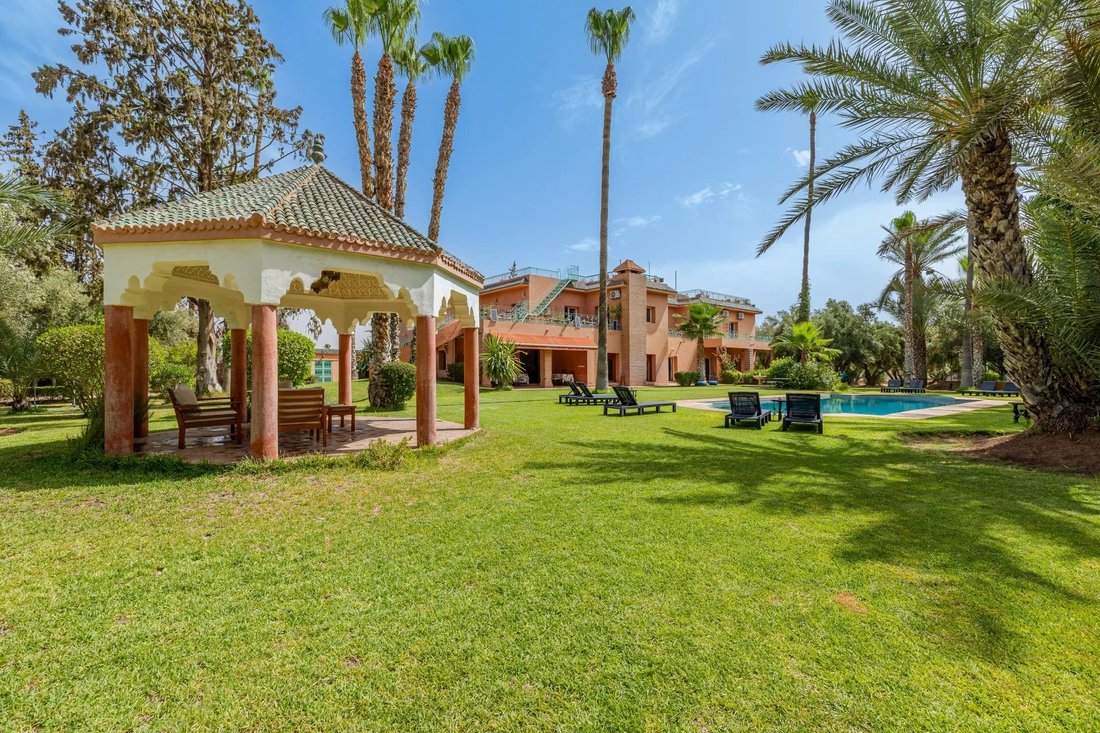 Villa in Annakhil, Marrakesh-Safi, Morocco 1 - 16398490