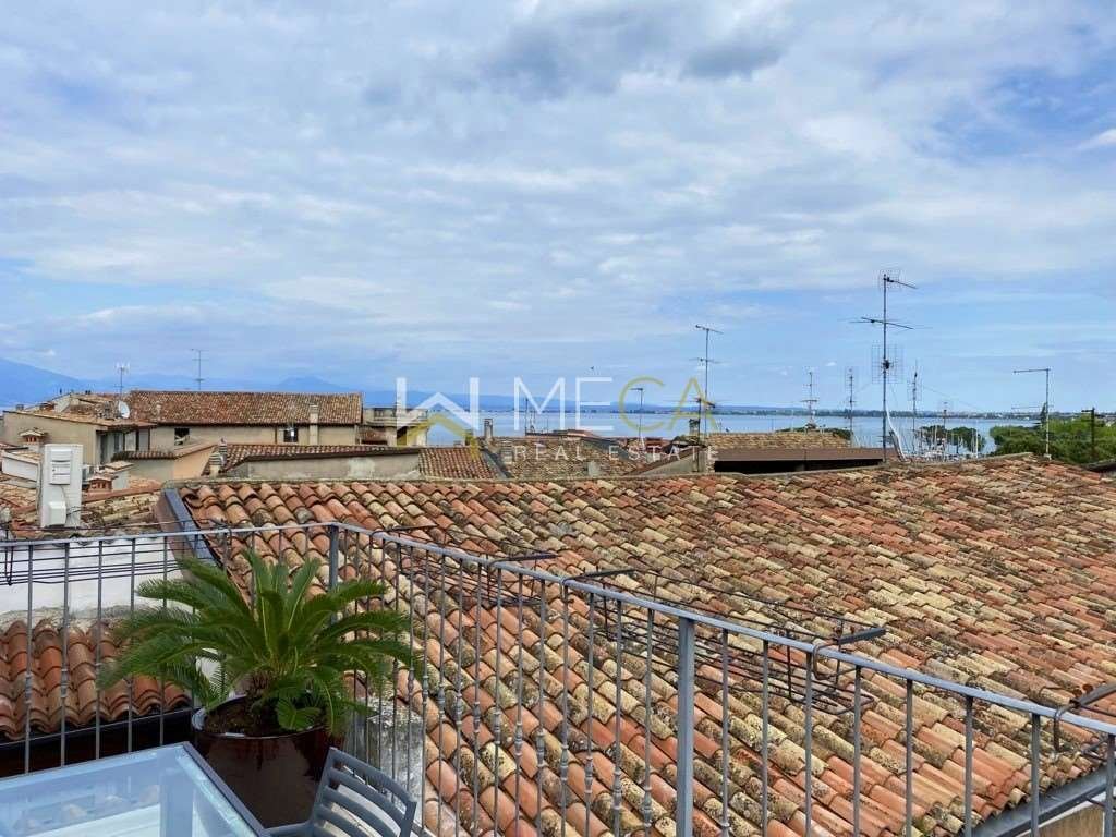 Apartment in Historic Center, Desenzano del Garda, Lombardy 1 - 17282162