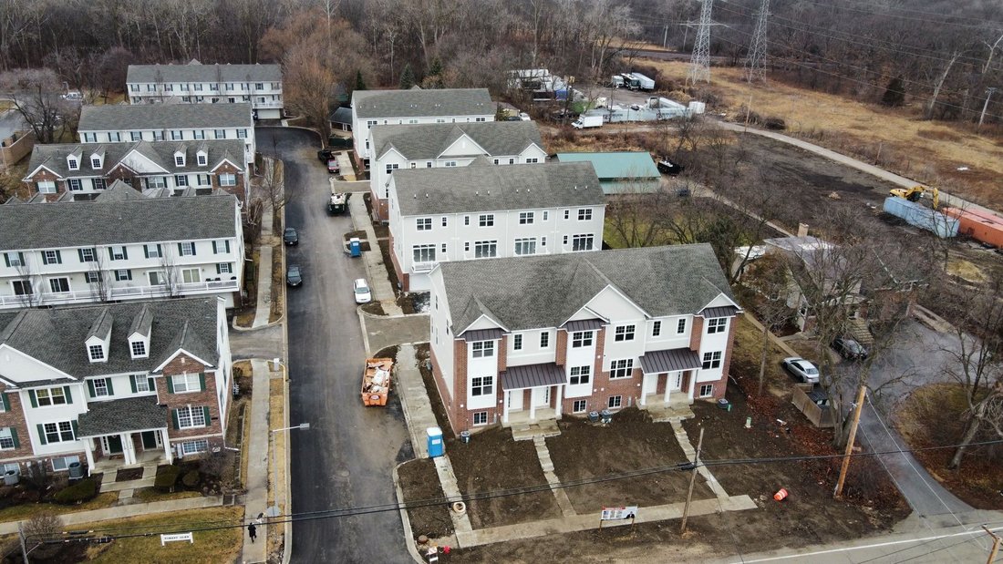 Townhouse in Des Plaines, Illinois, United States 1 - 17282657