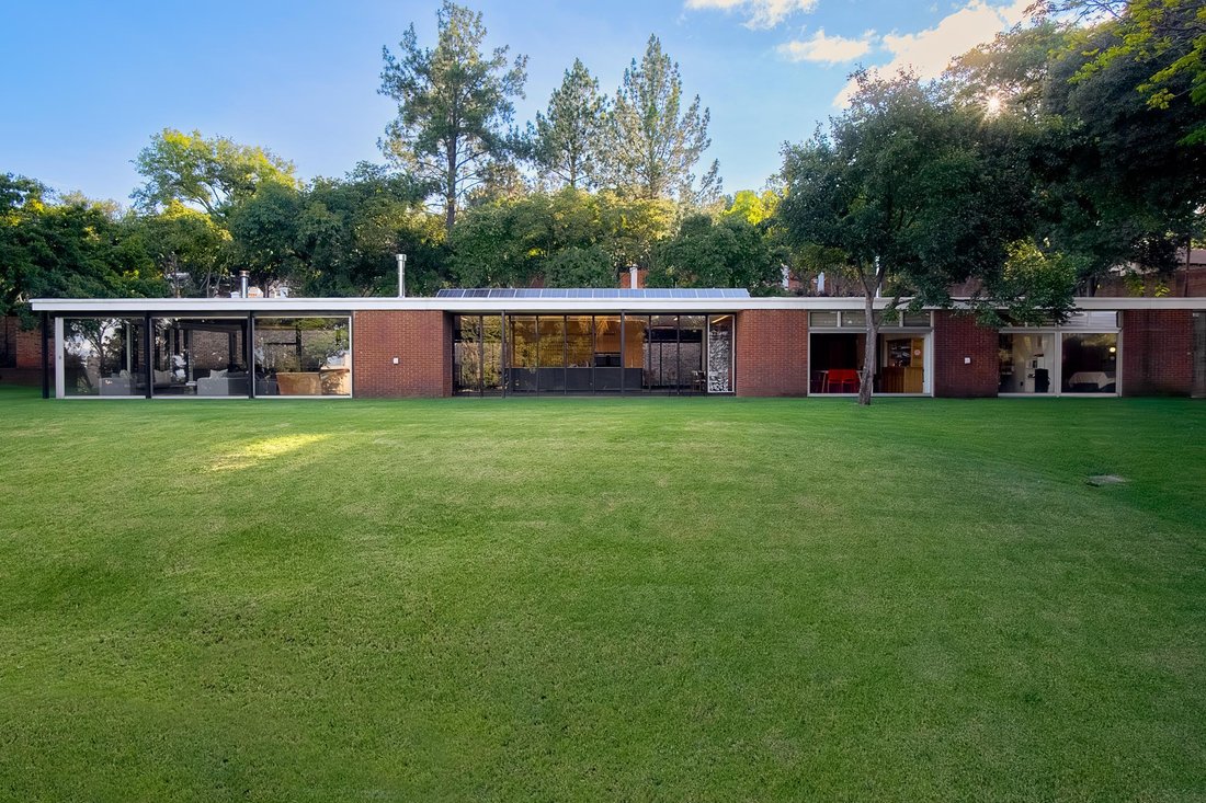 House in Monument Park, Gauteng, South Africa 2 - 17282611