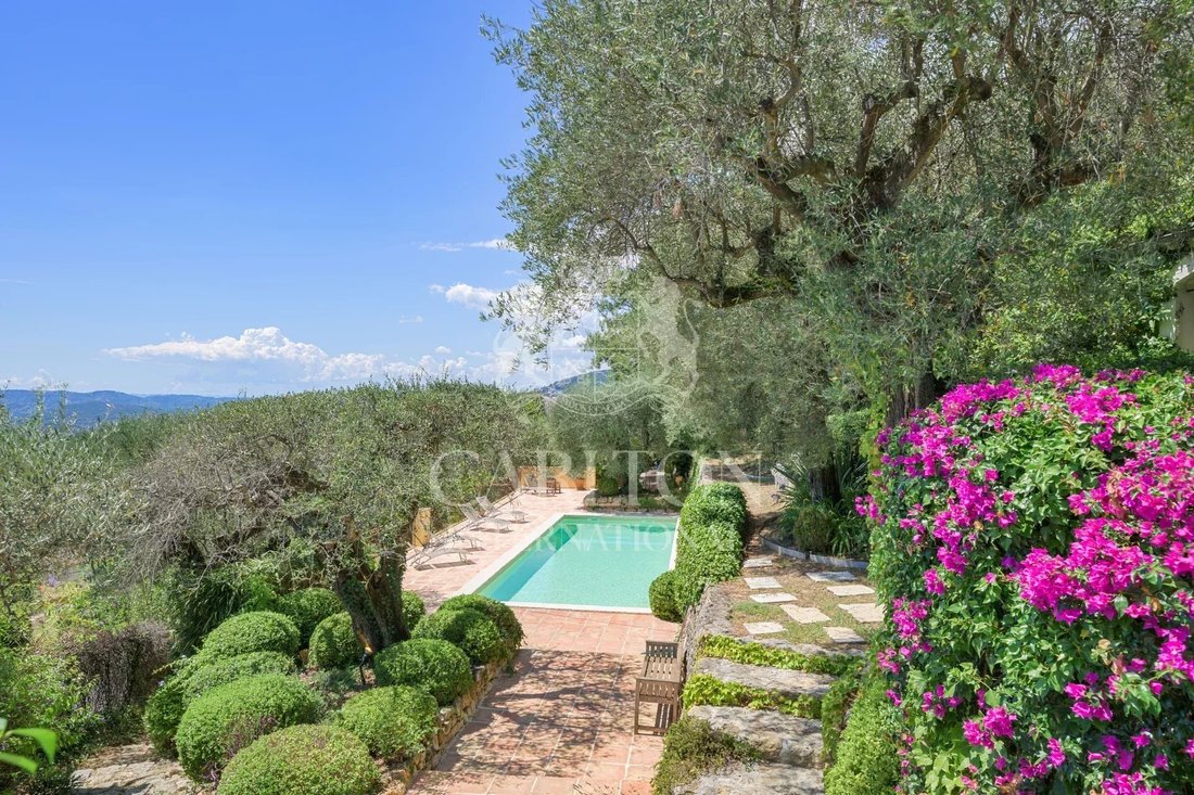 Villa in Châteauneuf-Grasse, Provence-Alpes-Côte d'Azur, France 3 - 17283483