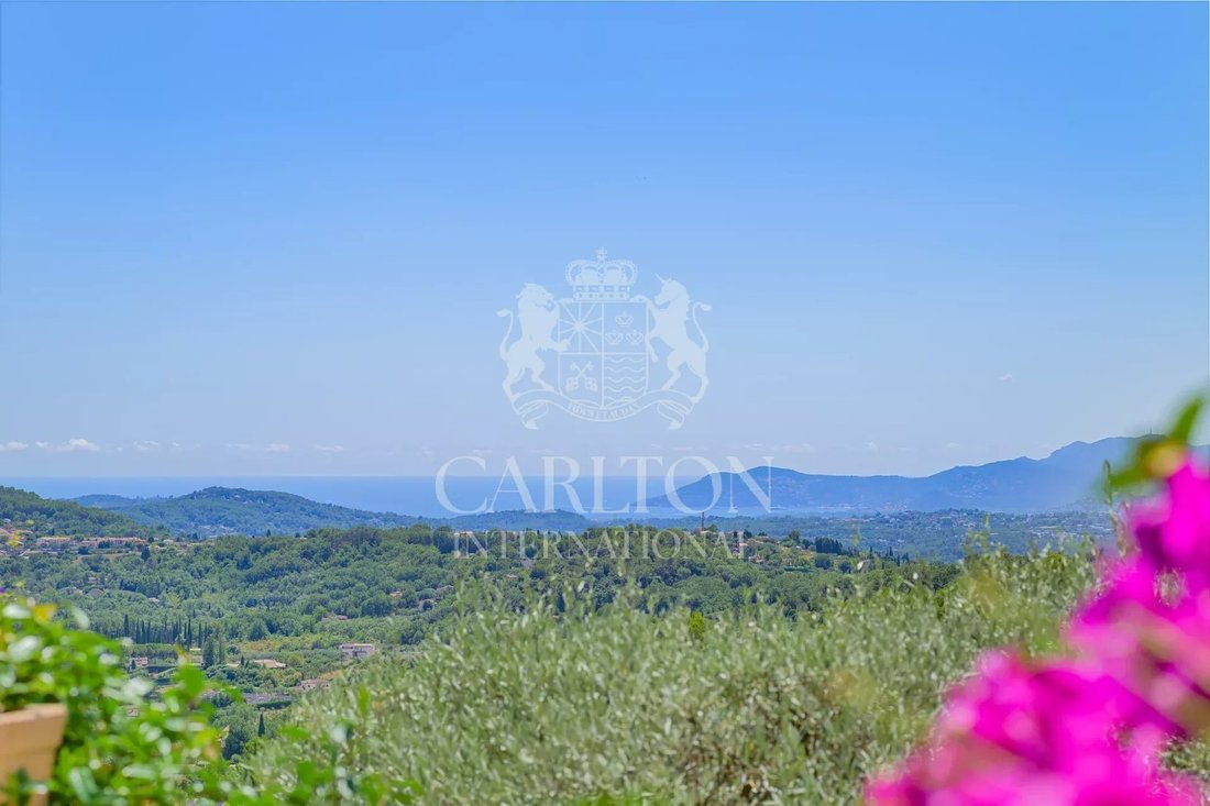 Villa in Châteauneuf-Grasse, Provence-Alpes-Côte d'Azur, France 1 - 17283483