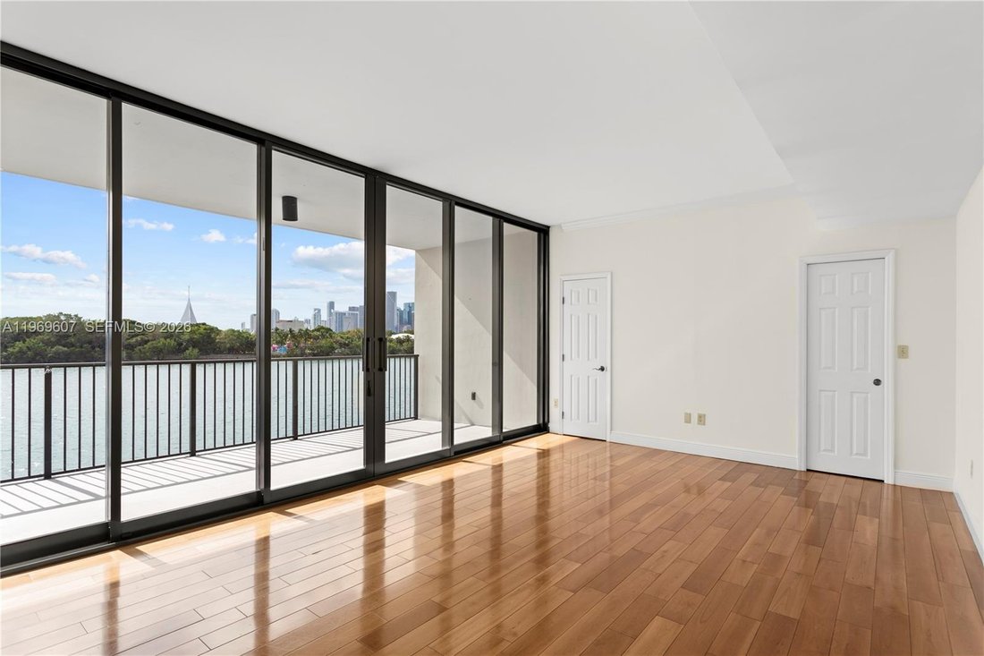 Condo in Miami, Florida, United States 5 - 17283870