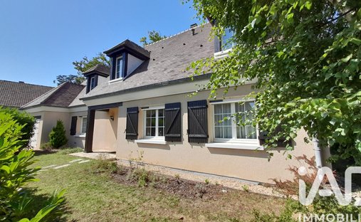House in Gouvieux, Hauts-de-France, France 1