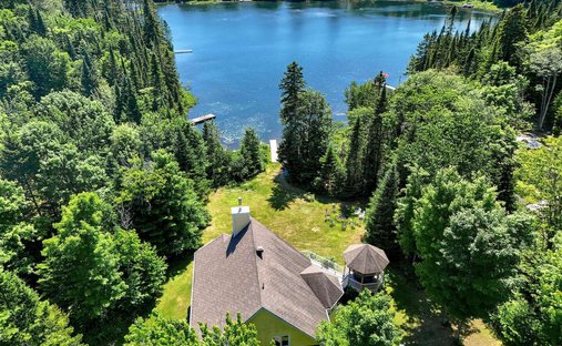 Casa en Sainte-Lucie-des-Laurentides, Quebec, Quebec, Canadá 1