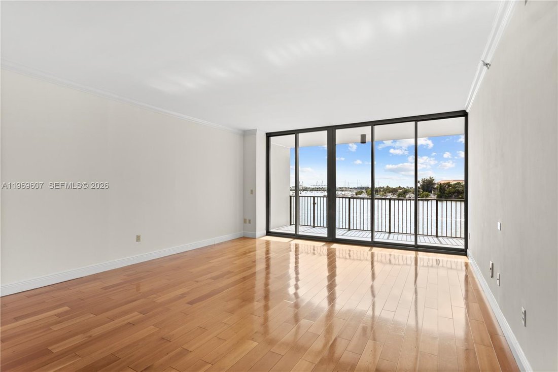 Condo in Miami, Florida, United States 3 - 17283870