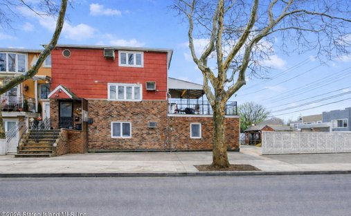 House in New York, New York, United States 1