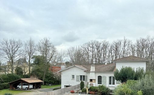House in Centre, Carbon-Blanc, France 1