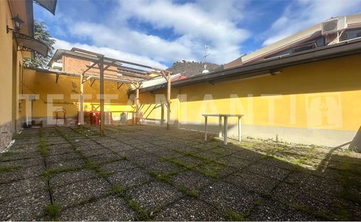 Apartment in Eastern Lake Center, Como, Lombardy 1