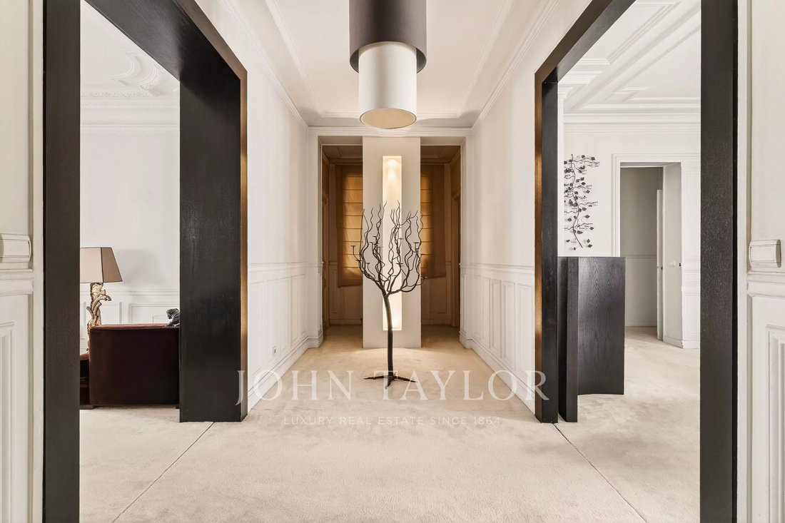 Apartment in Hoche-Friedland, Paris 8e Arrondissement, Paris 2 - 17283734