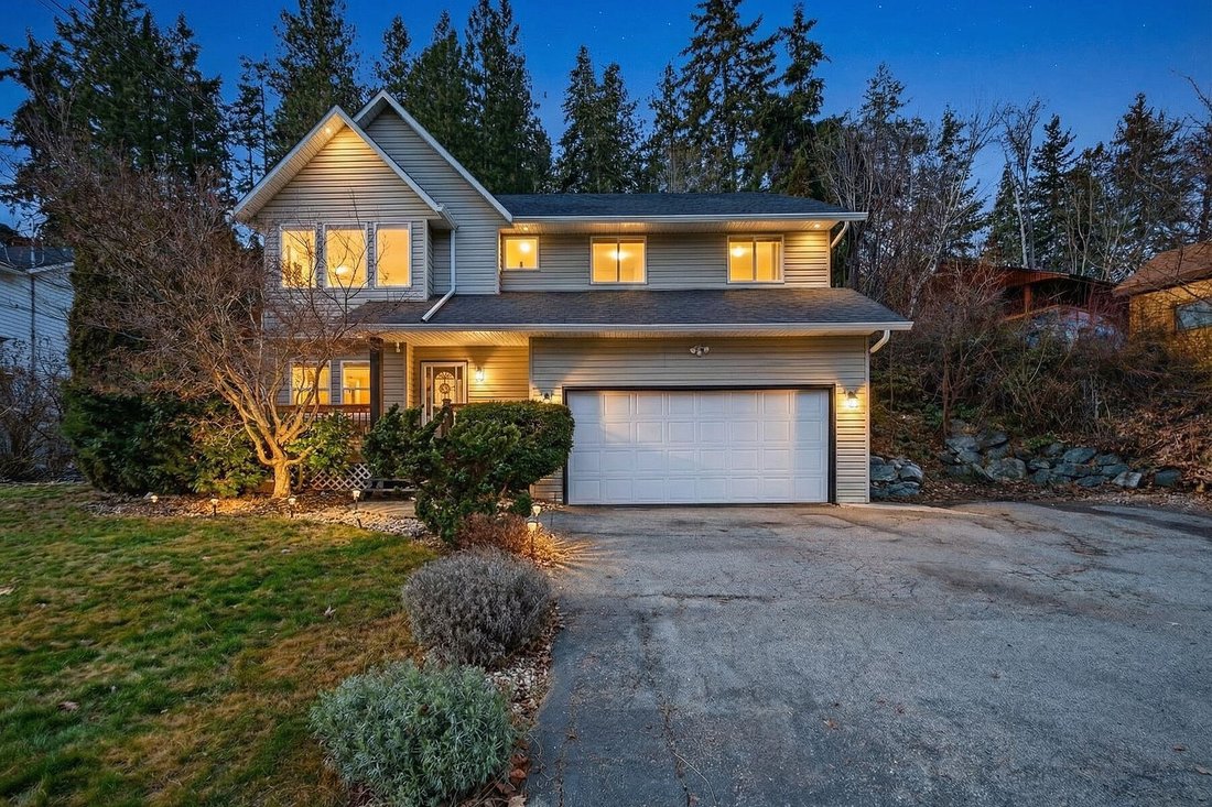 House in West Kelowna, British Columbia, Canada 1 - 17283939