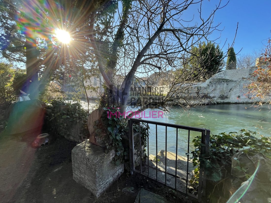 House in Centre Ville, Le Thor, France 2 - 17284362