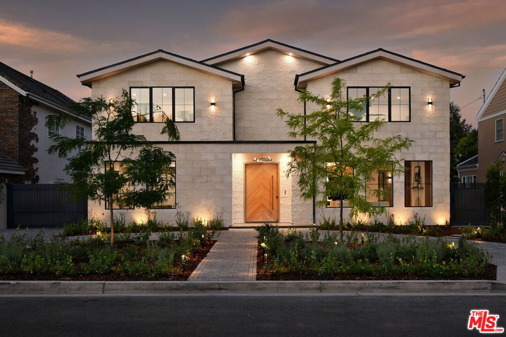House in Burbank, California, United States 1 - 17282043