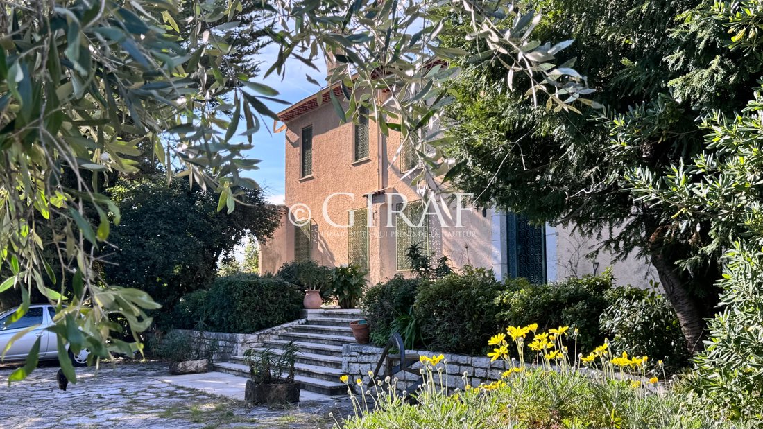 Villa in Saint-Paul-de-Vence, Provence-Alpes-Côte d'Azur, France 2 - 17283680