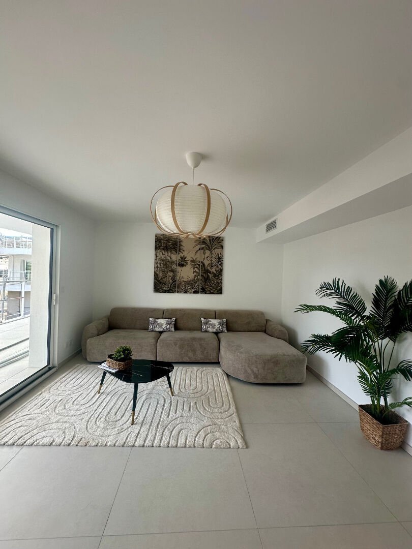 Apartment in Saint Giniez, 8e Arrondissement, Marseille 2 - 17281299