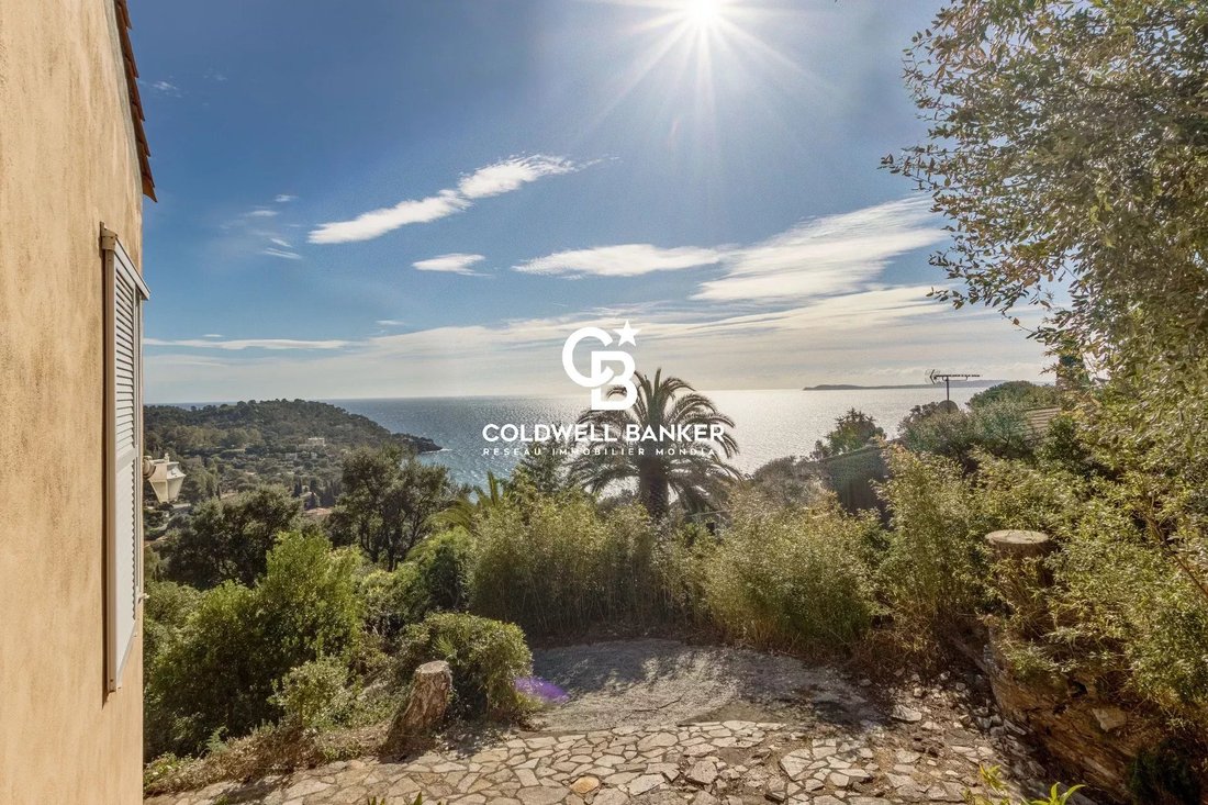 House in Rayol-Canadel-sur-Mer, Provence-Alpes-Côte d'Azur, France 4 - 17281327