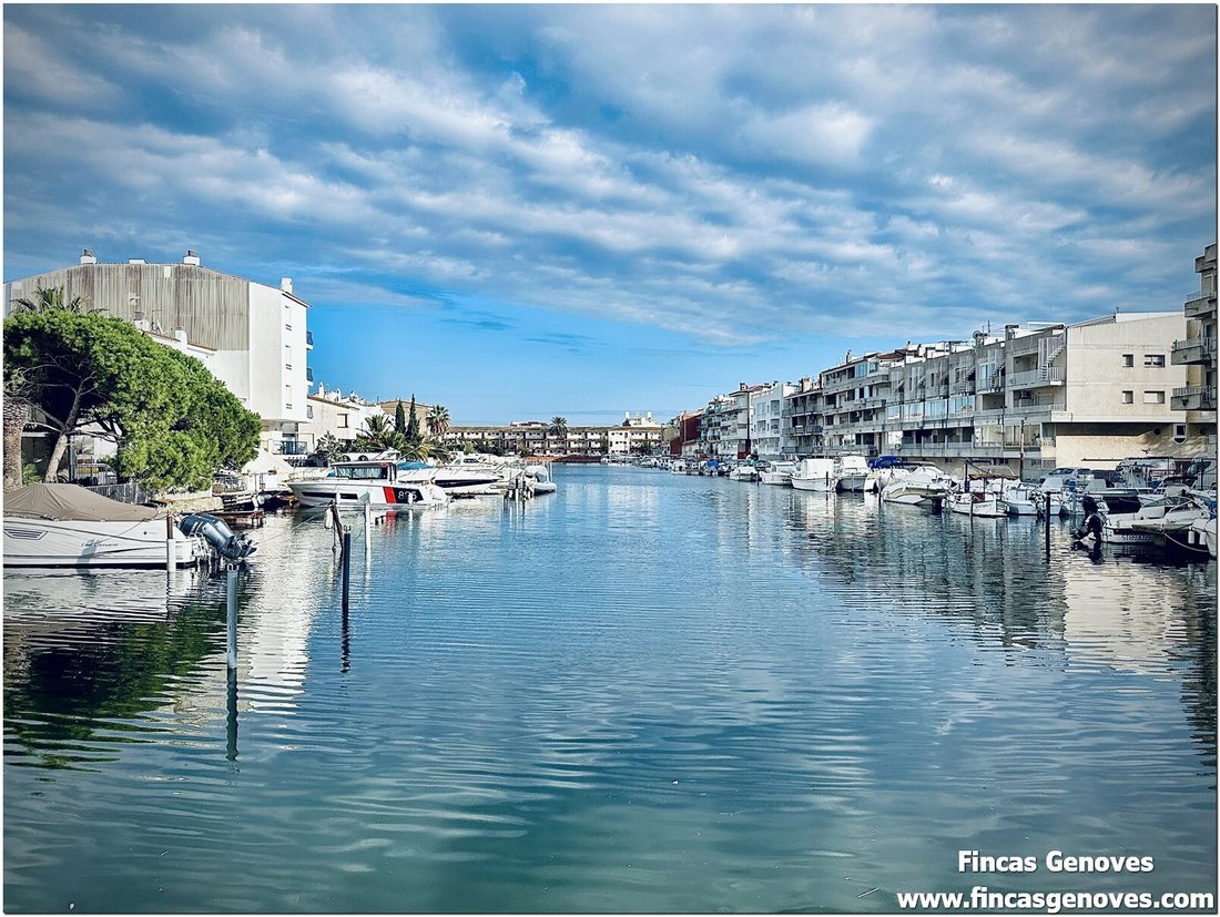 Apartment in Empuriabrava, Catalonia, Spain 2 - 17283589