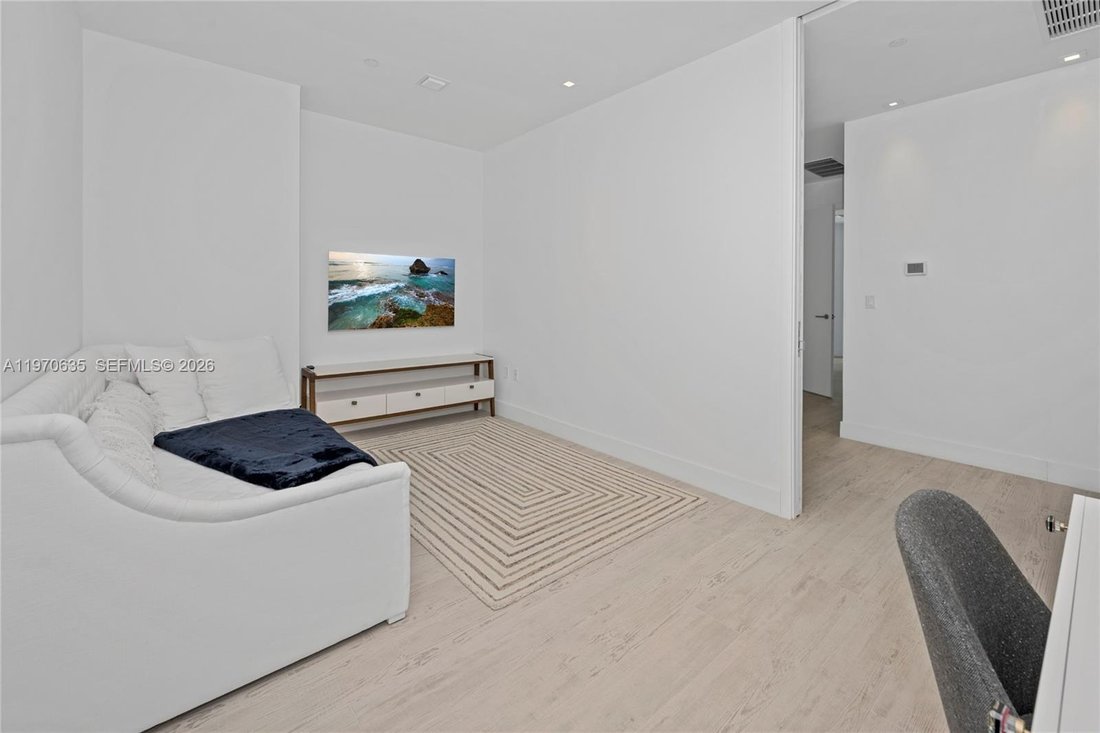 Condo in Sunny Isles Beach, Florida, United States 5 - 17282106