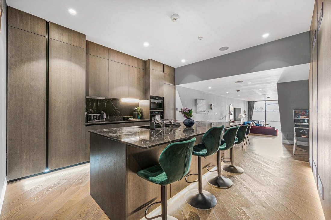 Condo in Soho, England 1 - 17283848