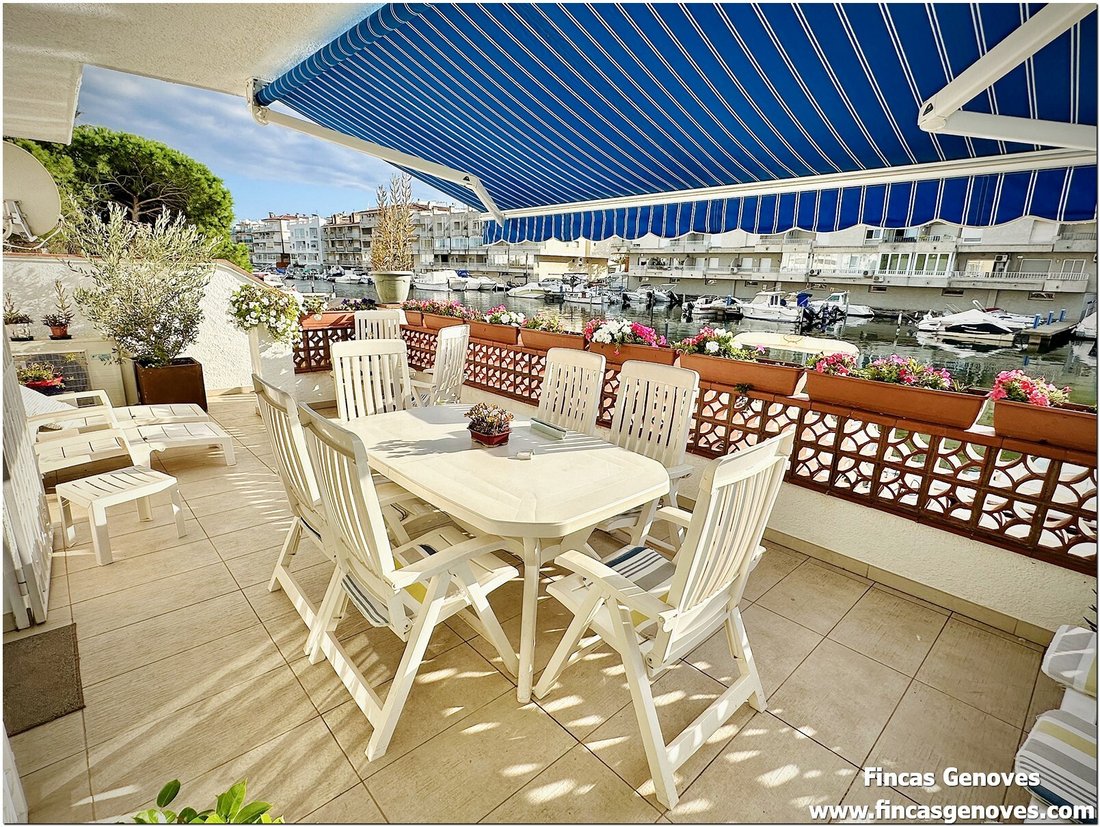 Apartment in Empuriabrava, Catalonia, Spain 1 - 17283589