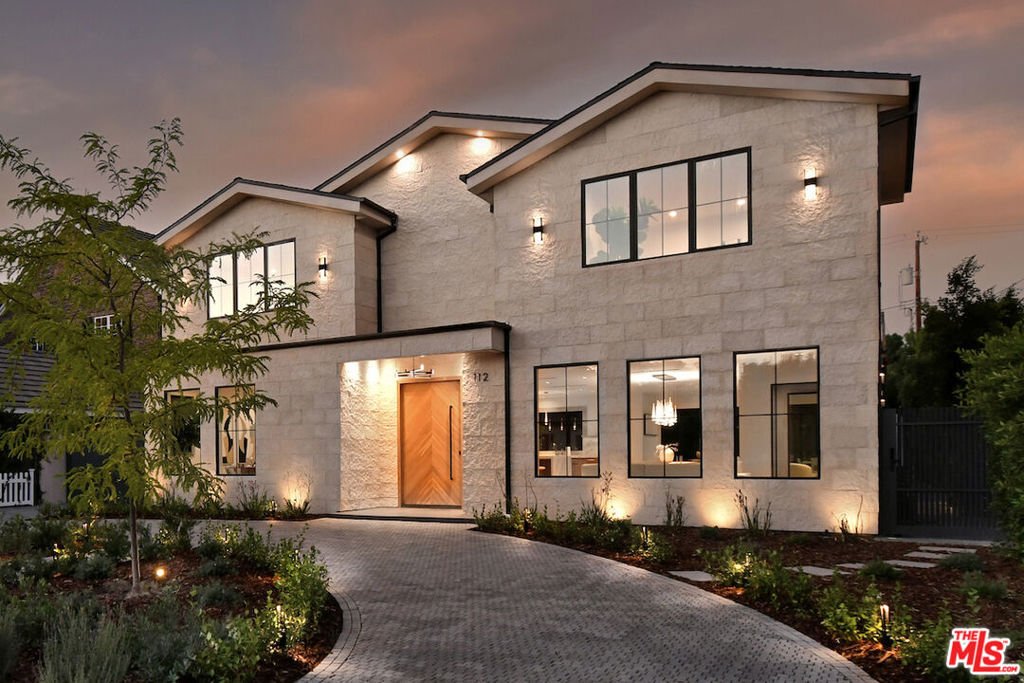 House in Burbank, California, United States 3 - 17282043