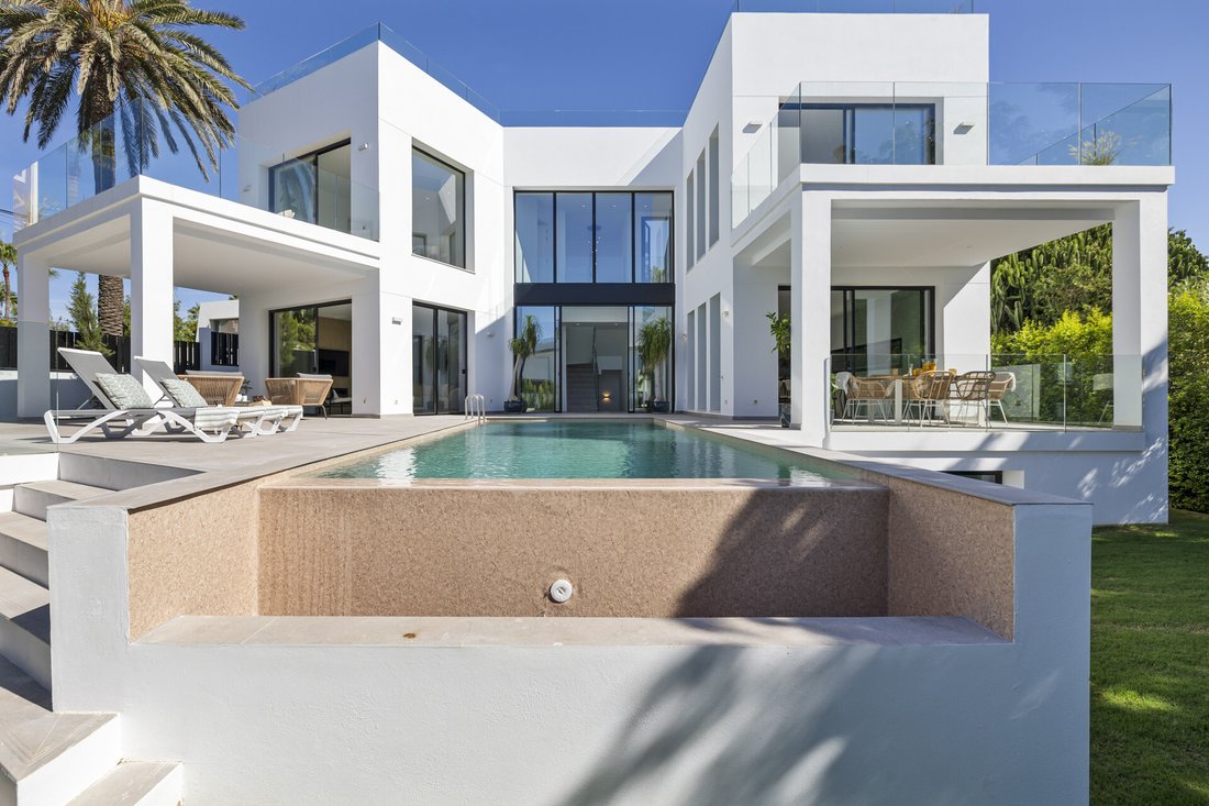 Villa in Elviria-Cabopino, Marbella, Spain 3 - 17283436