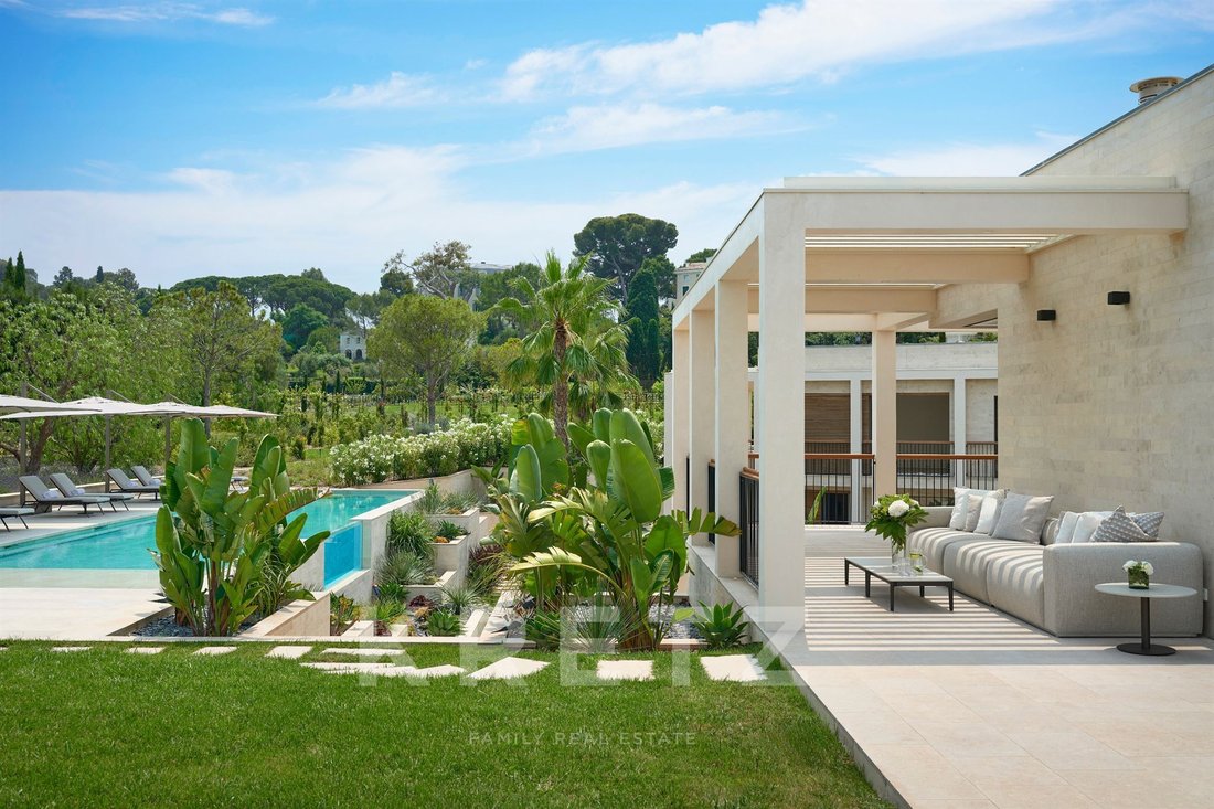 House in Antibes, Provence-Alpes-Côte d'Azur, France 4 - 17285003