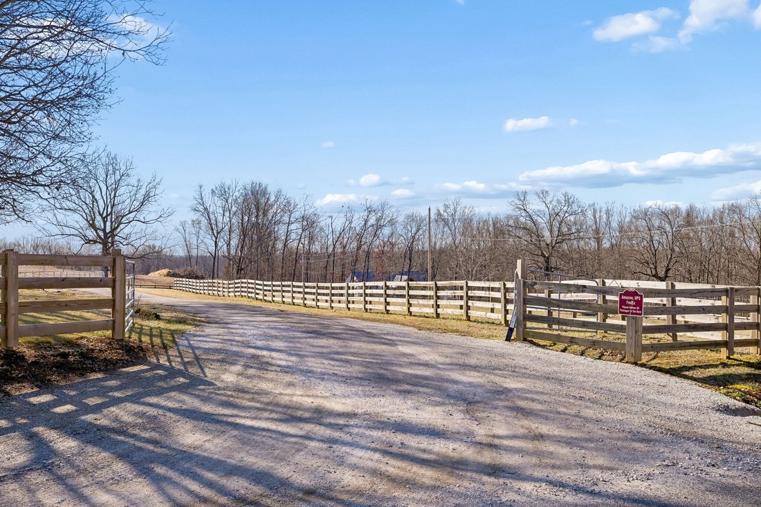House in Dickson, Tennessee, United States 2 - 17284684