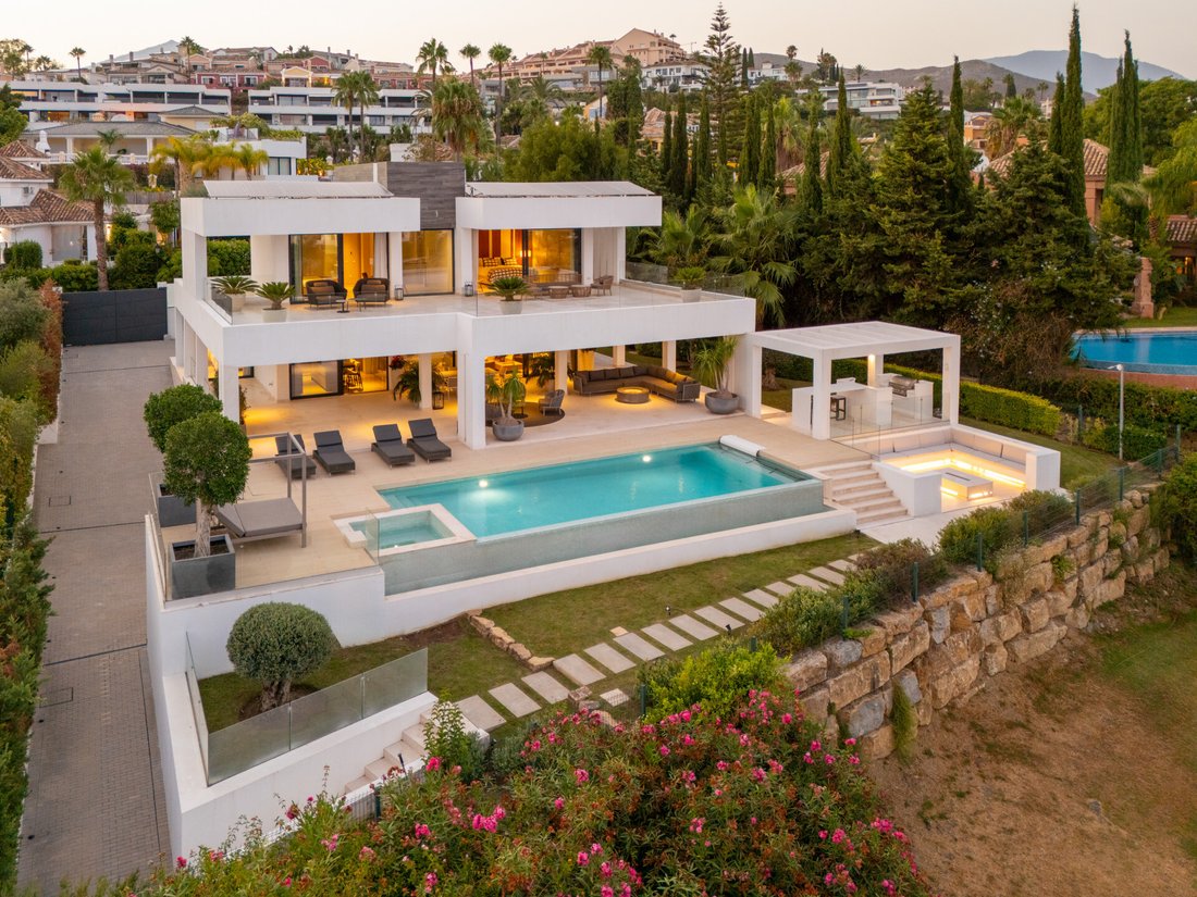 Villa in Nueva Andalucia, Marbella, Spain 1 - 17283452