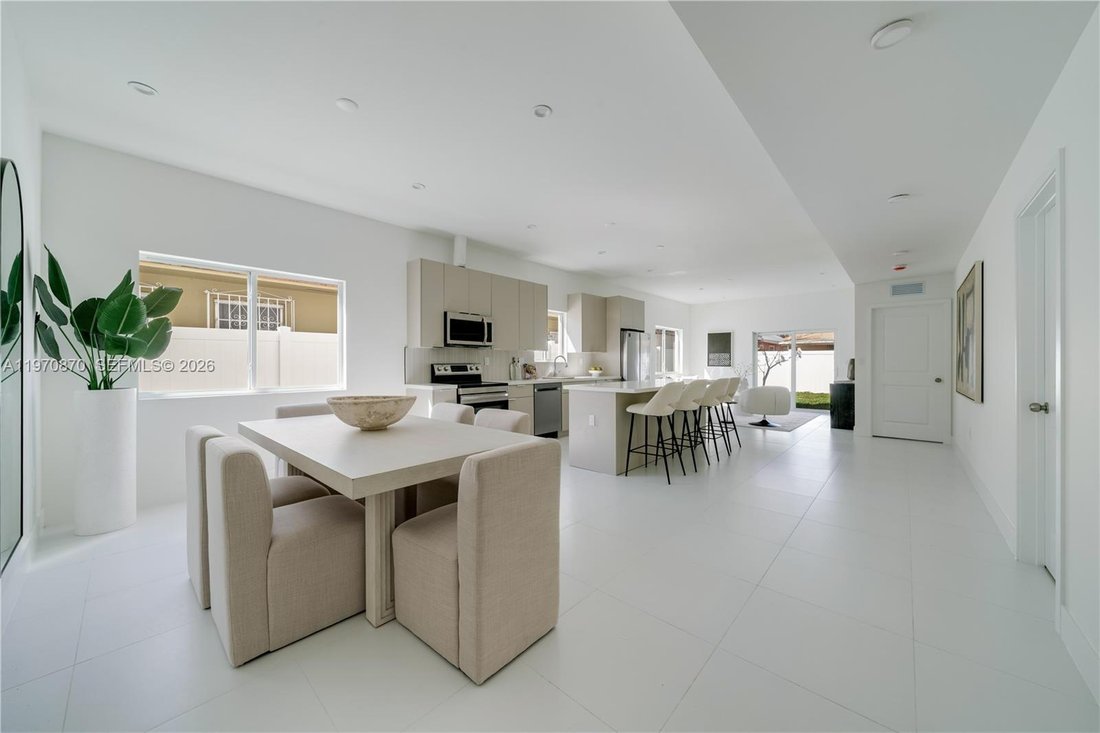 House in Miami, Florida, United States 3 - 17282086