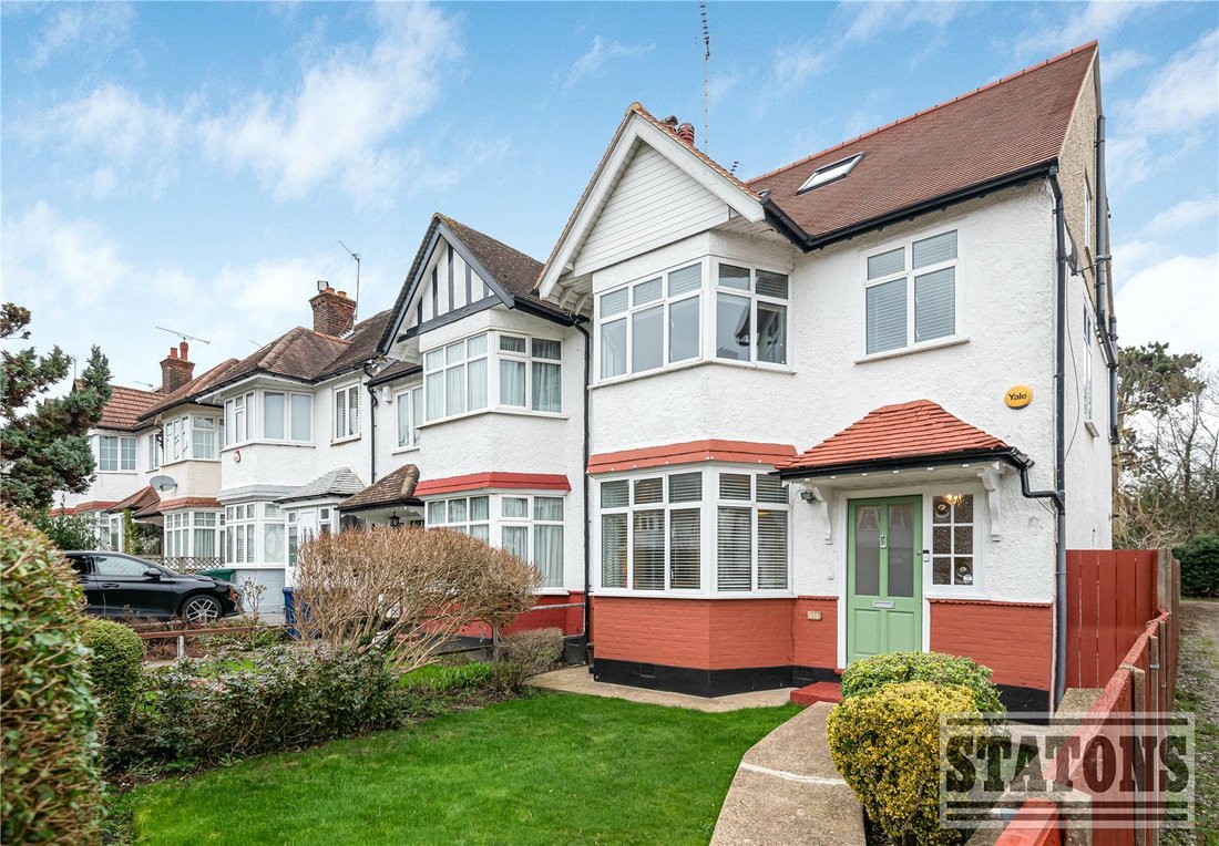 House in Barnet, England 1 - 17282127