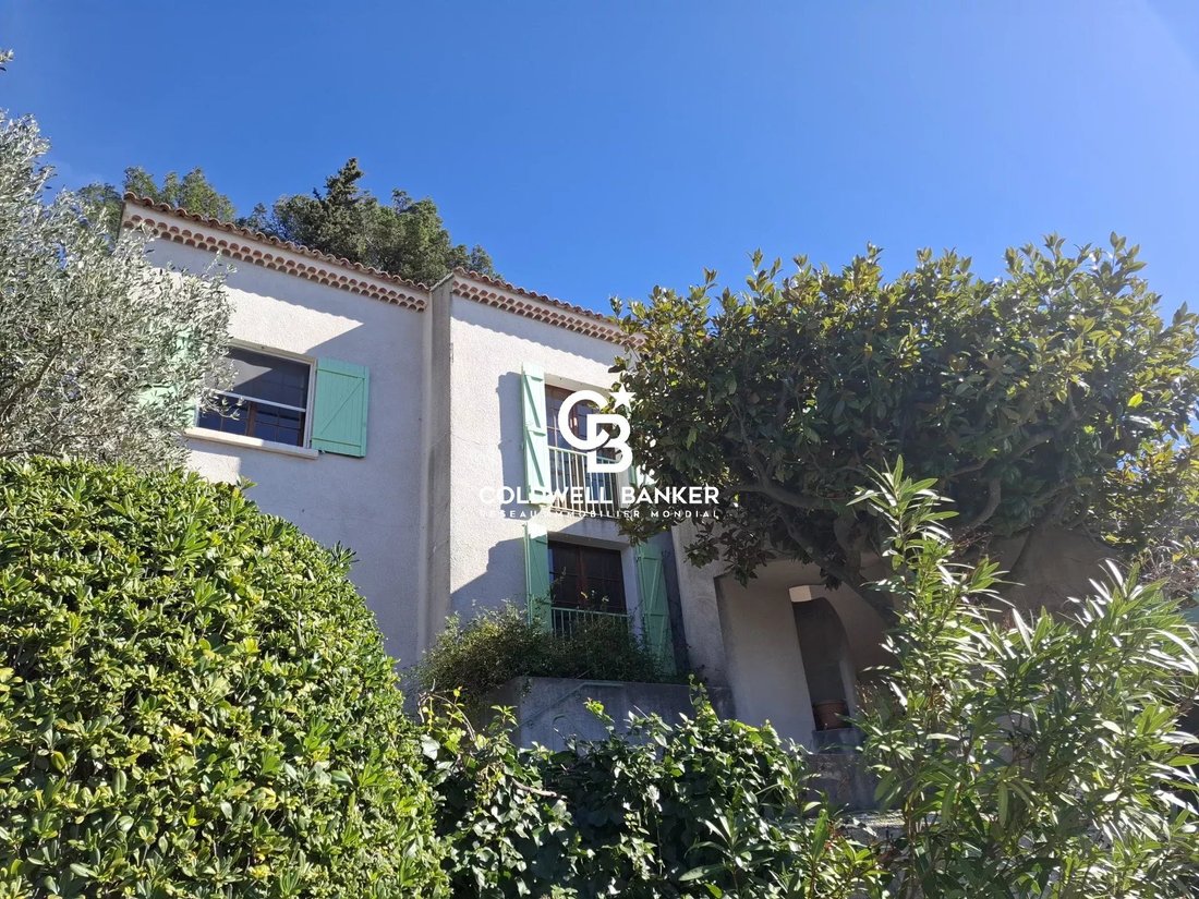 House in Centre Ville, Carqueiranne, France 2 - 17283766