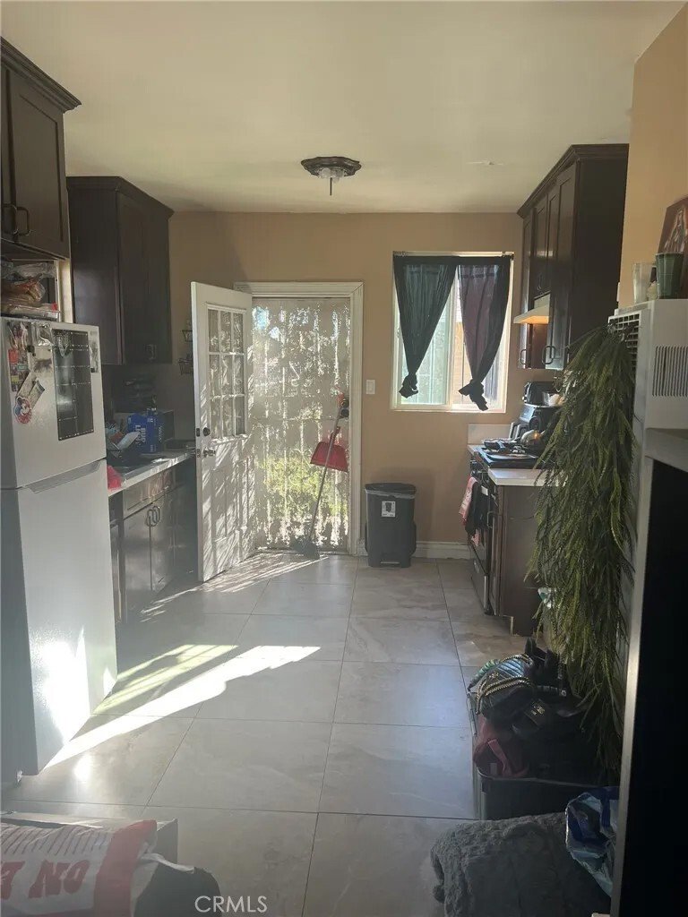 Los Angeles, California, United States 2 - 16999024